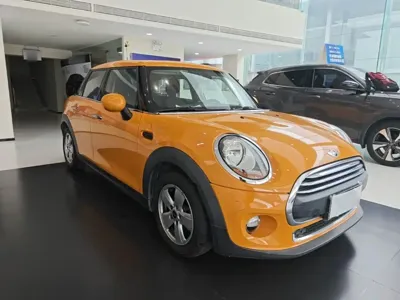 MINI MINI 2016, 71900 км, за 6722.6 USD