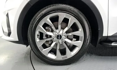 Kia Sorento 2023, 55024 км, за 22012.18 USD