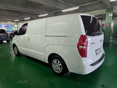 Hyundai Starex 2016, 319537 км, за 3122.56 USD