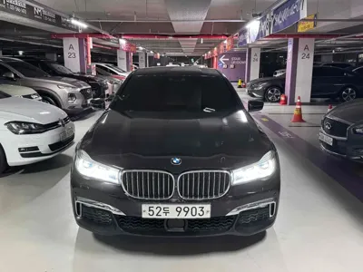 BMW 7-Series · 2018 год