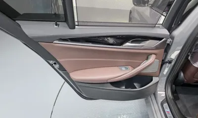 BMW 5-Series 2022, 66208 км, за 24637.58 USD - фото 25