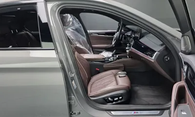BMW 5-Series 2022, 66208 км, за 24637.58 USD - фото 26