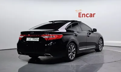 Hyundai Grandeur 2015, 218896 км, за 5850.61 USD