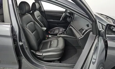 Hyundai Avante 2017, 123001 км, за 6108.77 USD - фото 12