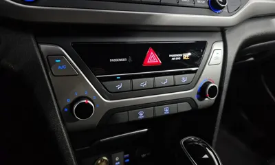 Hyundai Avante 2017, 123001 км, за 6108.77 USD - фото 20
