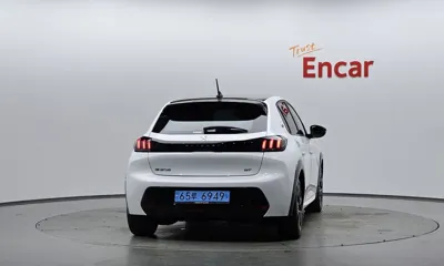 Peugeot 208 2024, 27164 км, за 17913.81 USD