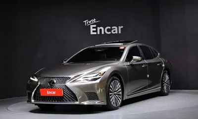Lexus LS · 2024 год