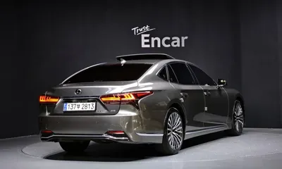 Lexus LS 2024, 39592 км, за 71269.02 USD
