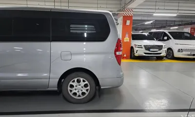 Hyundai Starex 2016, 257000 км, за 2309.4 USD