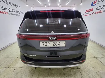Kia Canival 2021, 121354 км, за 13991.06 USD