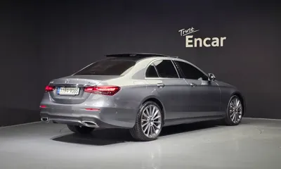 Mercedes-Benz E-Class 2021, 36318 км, за 28807.92 USD