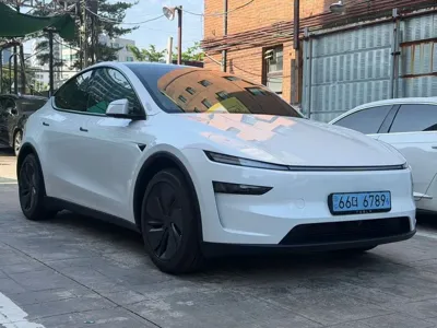 Tesla Model Y 2026, 2500 км, за 31921.84 USD