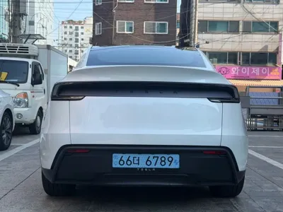 Tesla Model Y 2026, 2500 км, за 31921.84 USD