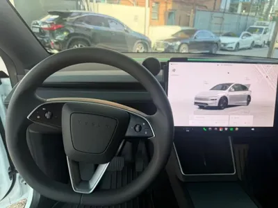 Tesla Model Y 2026, 2500 км, за 31921.84 USD