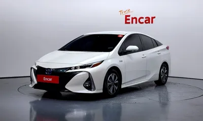 Toyota Prius · 2017 год