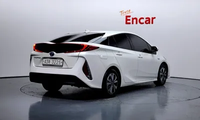 Toyota Prius 2017, 138988 км, за 11694.75 USD