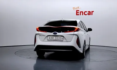 Toyota Prius 2017, 138988 км, за 11694.75 USD