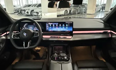 BMW 5-Series 2025, 4136 км, за 38381.51 USD - фото 7