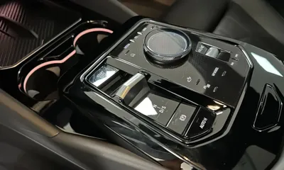 BMW 5-Series 2025, 4136 км, за 38381.51 USD - фото 9