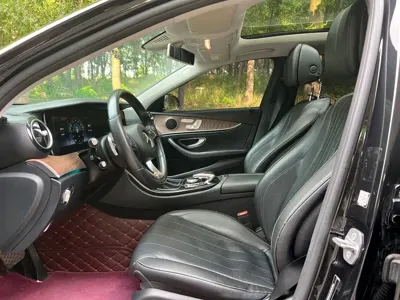Mercedes-Benz E-Class 2017, 140000 км, за 20570.53 USD