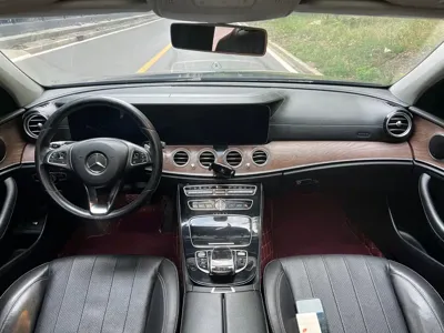 Mercedes-Benz E-Class 2017, 140000 км, за 20570.53 USD