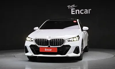 BMW 5-Series 2025, 5642 км, за 43489.55 USD - фото 3