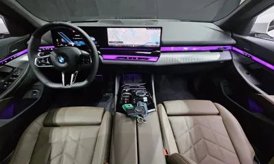 BMW 5-Series 2025, 5642 км, за 43489.55 USD - фото 7