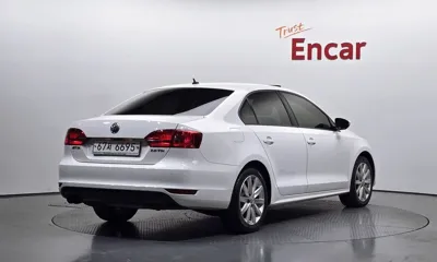 Volkswagen Jetta 2012, 122627 км, за 2642.38 USD