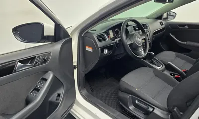 Volkswagen Jetta 2012, 122627 км, за 2642.38 USD - фото 11