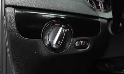 Volkswagen Jetta 2012, 122627 км, за 2642.38 USD - фото 14