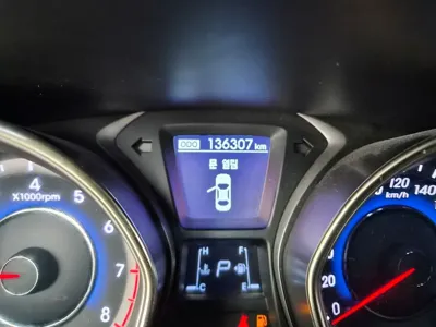 Hyundai Avante 2013, 136301 км, за 3380.35 USD