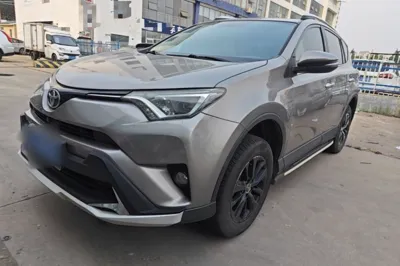 Toyota RAV4 · 2016 год
