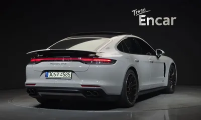 Porsche Panamera 2021, 67945 км, за 82053.3 USD