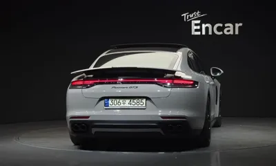 Porsche Panamera 2021, 67945 км, за 82053.3 USD