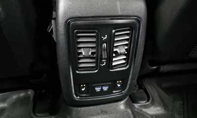 Jeep Cherokee 2016, 154405 км, за 8126.86 USD - фото 19