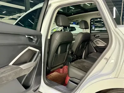 Audi Q3 2022, 30000 км, за 24984.8 USD