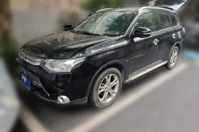 Mitsubishi Outlander · 2014 год