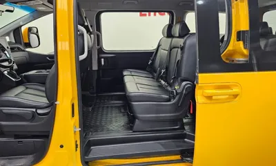 Hyundai Staria 2022, 38613 км, за 19301.97 USD - фото 26