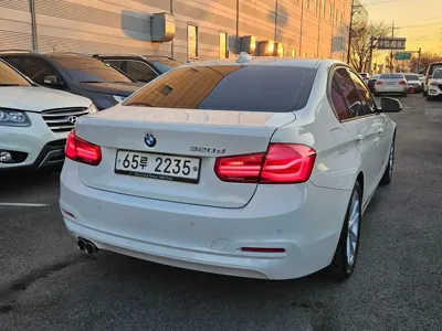 BMW 3-Series 2018, 92685 км, за 11549.39 USD