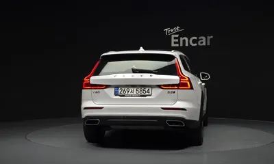 Volvo V60 2021, 75163 км, за 20021.01 USD