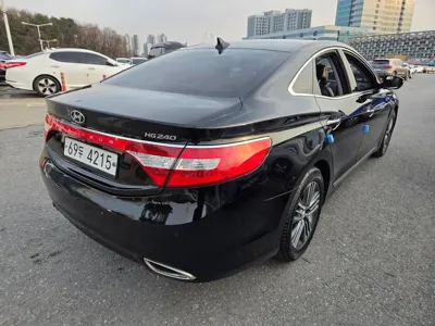 Hyundai Grandeur 2014, 122990 км, за 4069.84 USD