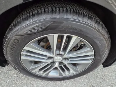 Hyundai Grandeur 2014, 122990 км, за 4069.84 USD