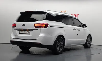 Kia Canival 2019, 120877 км, за 8458.68 USD