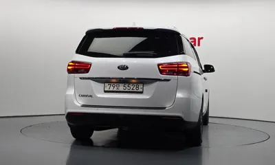 Kia Canival 2019, 120877 км, за 8458.68 USD