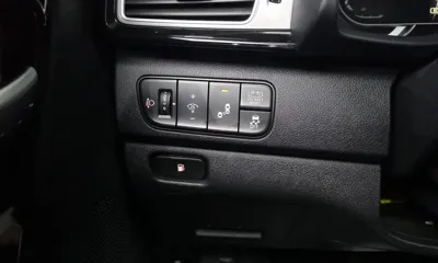 Kia Niro 2018, 72491 км, за 10437.18 USD - фото 20