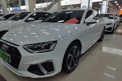 Audi A4L · 2022 год