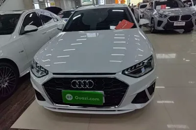 Audi A4L 2022, 33300 км, за 23448 USD