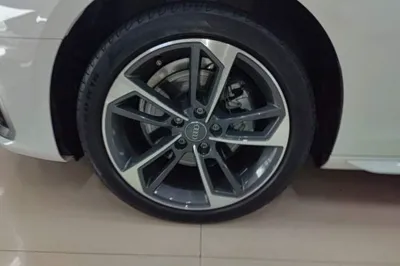 Audi A4L 2022, 33300 км, за 23448 USD - фото 10