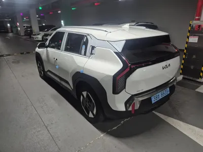 Kia EV3 2026, 400 км, за 21320.73 USD - фото 11