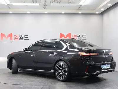 BMW i7 2024, 24576 км, за 78771.17 USD